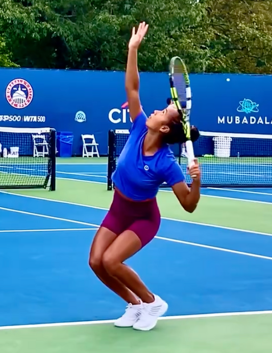 Leylah Fernandez Serve